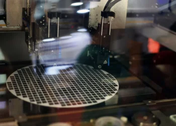 China’s SiCarrier Challenges ASML with a Broad New Line of Chip Equipment at SEMICON 2025